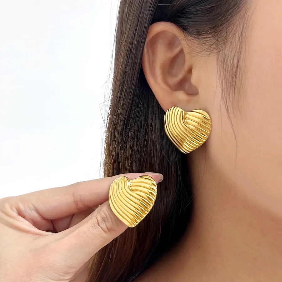 1 Pair Elegant Lady Vacation Heart Shape Lines Polishing Plating Three-dimensional 304 Stainless Steel 18K Gold Plated  Backs Ear Studs
