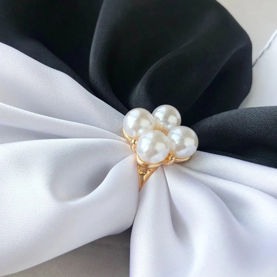 Sweet Flower Alloy Women's Scarf Ring