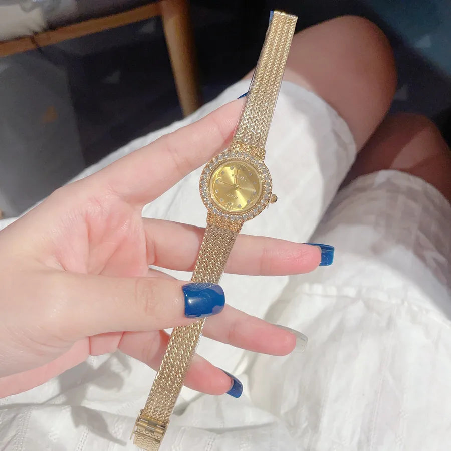 Retro Classic Style Solid Color Horseshoe Buckle Quartz Watch
