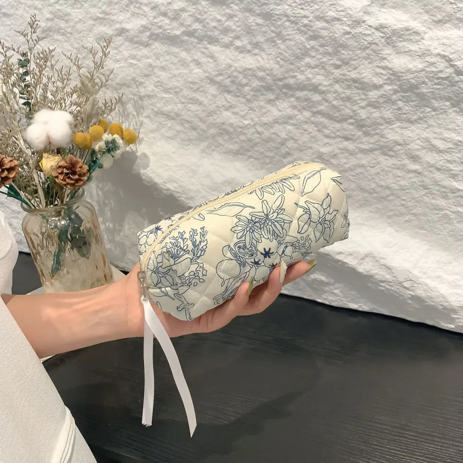 Blue Begonia Flower Cosmetic Bag Vintage Wash Bag Storage Bag Large Capacity Handbag Outgoing Portable Travel Bag