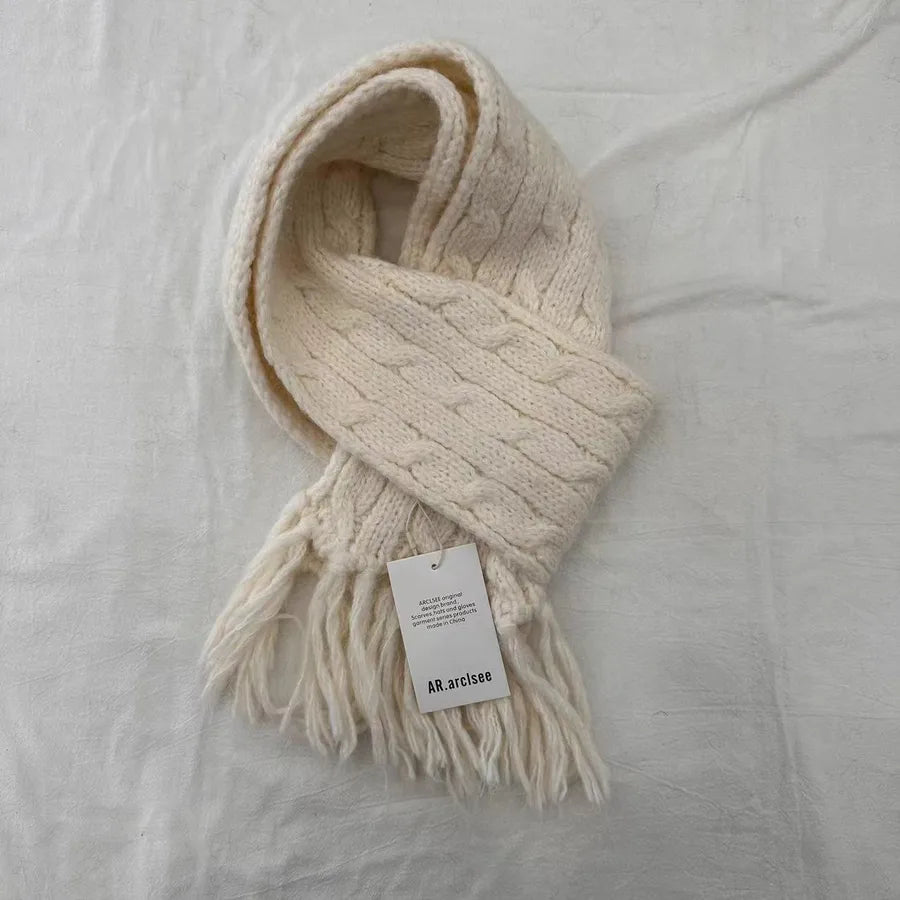 Women's Sweet Simple Style Solid Color Twist Knit Scarf