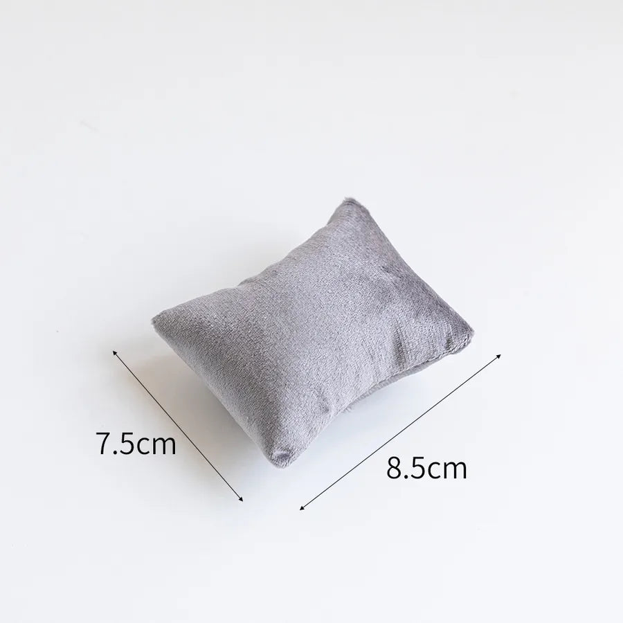 Velvet Fabric Bracelet Display Stand Counter Top Sponge Cushion Leather Surface Jewelry Accessory Premium Feeling Integrated Style