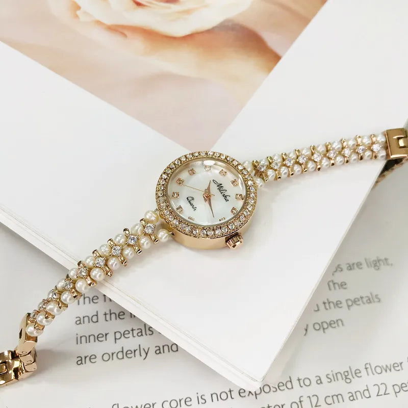 Classic Style Round Jewelry Buckle Quartz Watch Women's Watches