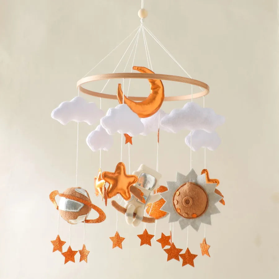 Nordic Style Felt Animal Bed Bell Hanging Decoration Baby Infant Carriage Hand Eye Coordination Hanging Ornament Bed Bell