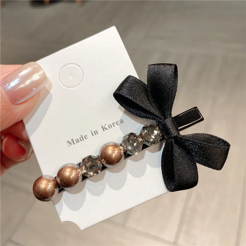 Elegant Pearl Fabric Hair Clip With Water Diamond Butterfly Knot Side Duckbill Hair Clip For Bangs Women's Chic Hair Accessories