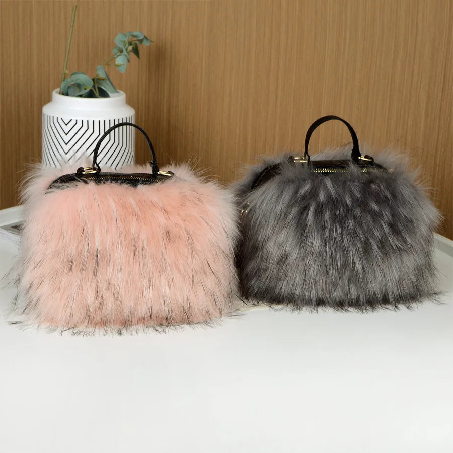 New Fashion Furry Personalized Niche Design Crossbody High Sense Imitation Raccoon Fur Fur Plush Hand-Carrying Bag Bag for Women