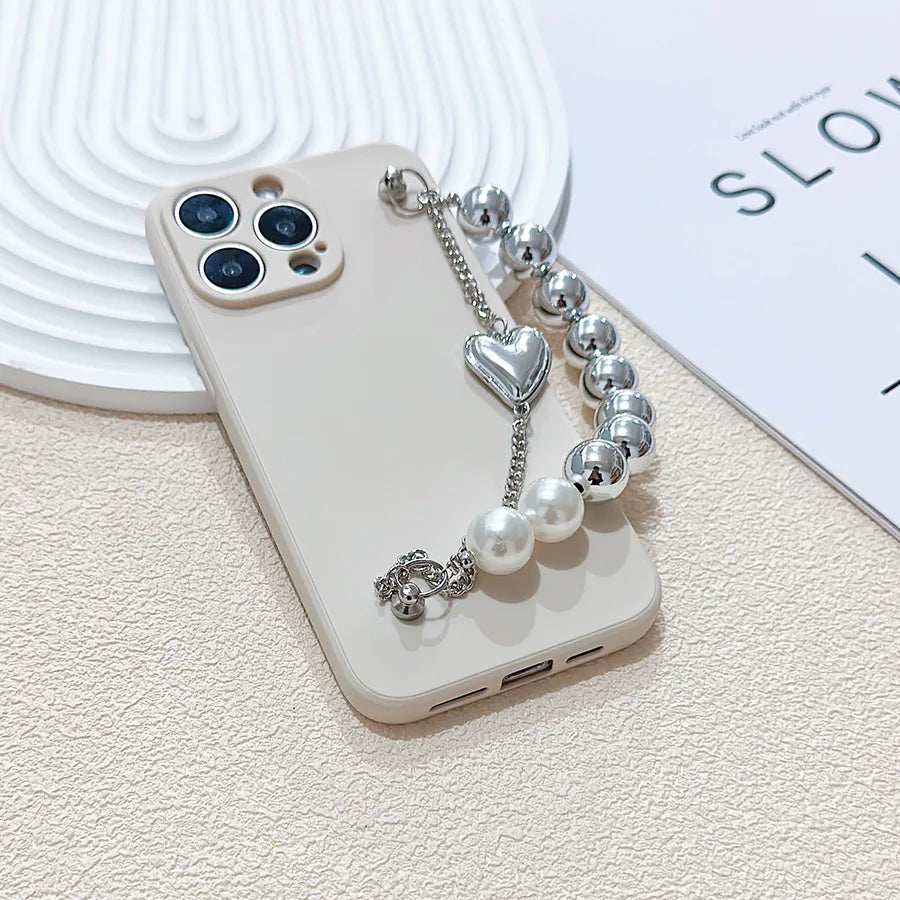 Liquid Simulation Soft Shell Pearl Heart Bracelet Back Hole Anti-Fall Mobile Phone Case Suitable For iPhone 13/14 Full Cover Protection