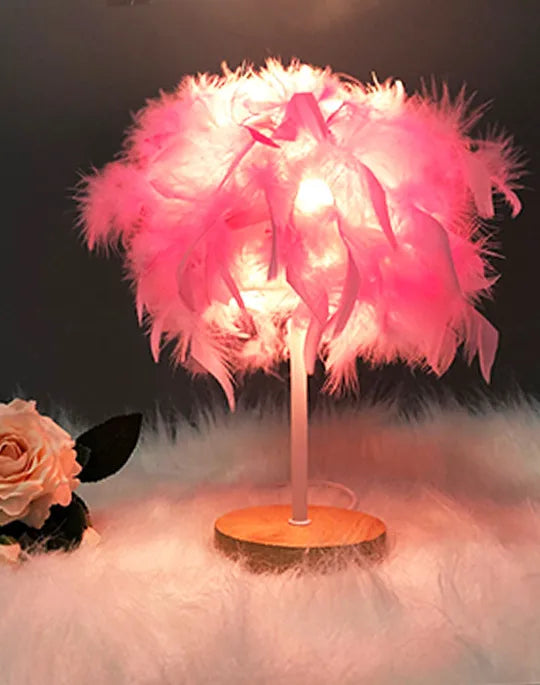 Nordic Creative Feather Lamp Luxury Minimalist Bedroom Decor Girls Heart Bedside Lamp Night Light Plug-In Power Supply Decoration