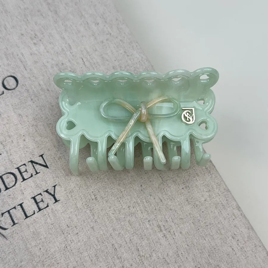 Elegant Butterfly Knot Hollow Out Hair Clip Versatile Shark Clamp Design Hair Accessories For Women Acetate Material Hairpin