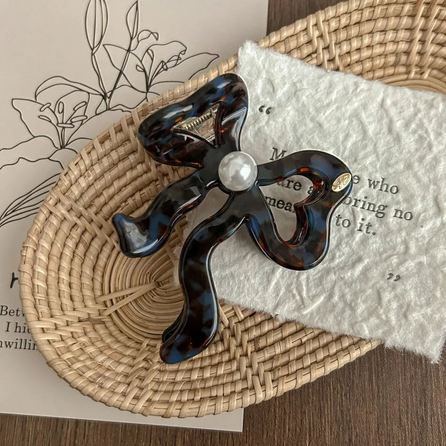 Light Luxury Elegant Butterfly Pearl Zircon Hair Clip for Women Summer Niche Design High-end Shark Clip Large Hair Bun Claw Clip