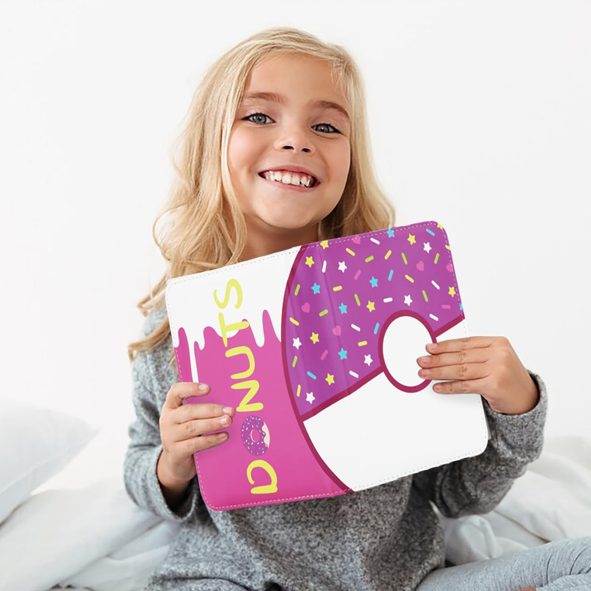 Piefectpie 4 Pocket Card Binder – 400-Card Holder Album, Pink Donut