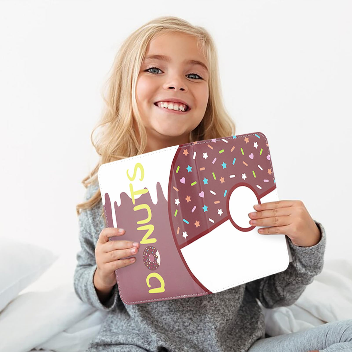 Piefectpie 4 Pocket Card Binder - 400 Card Holder, Pink Donut