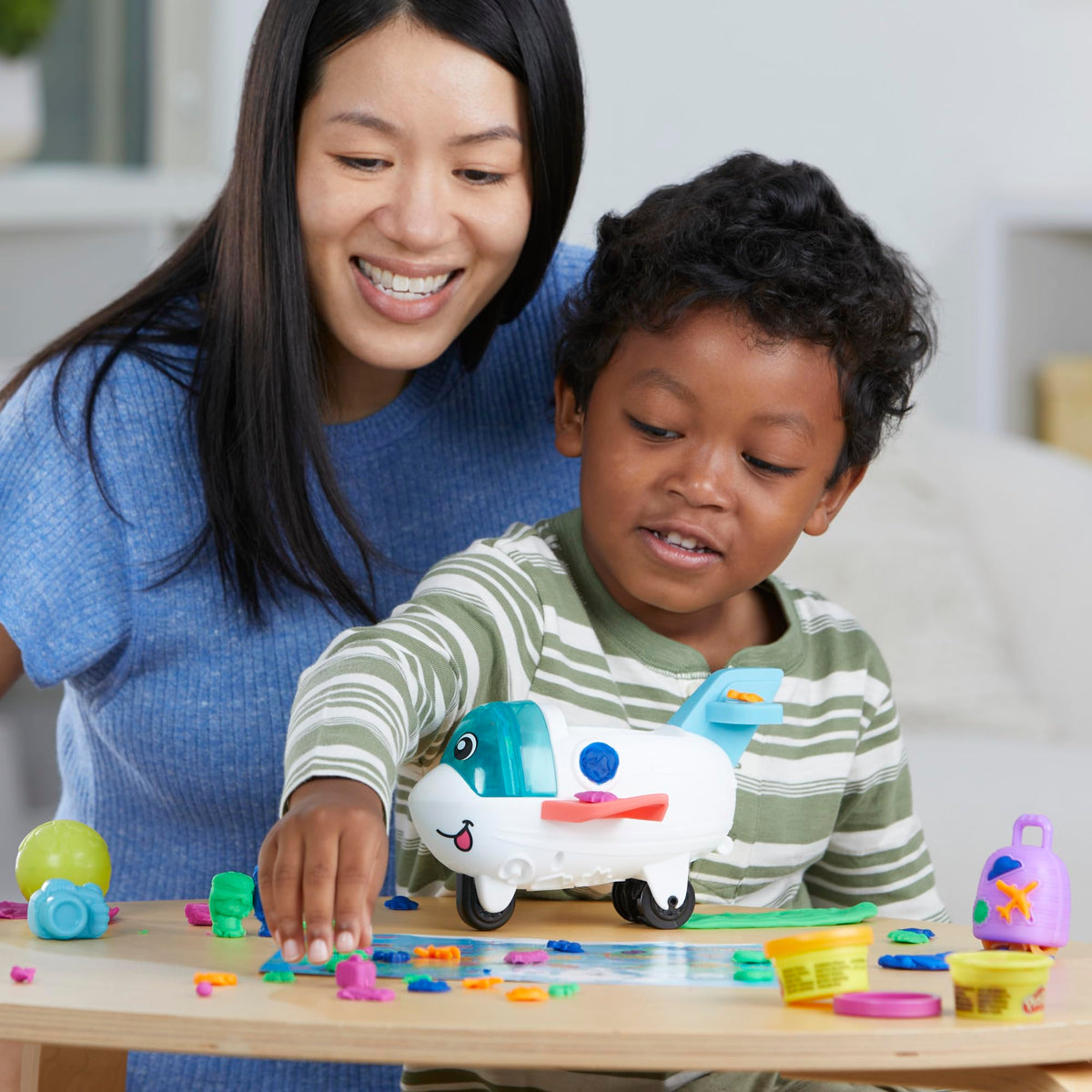 Play-Doh Airplane Explorer Starter Set - World Map Playmat, 3 Tools & 4 Colors