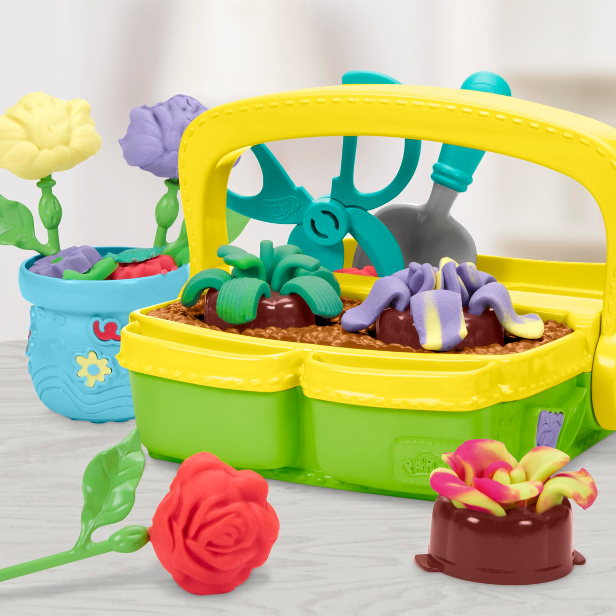 Play-Doh Blooming Flower Garden Toy Playset – Creative Kids Arts & Crafts (Ages 3+)