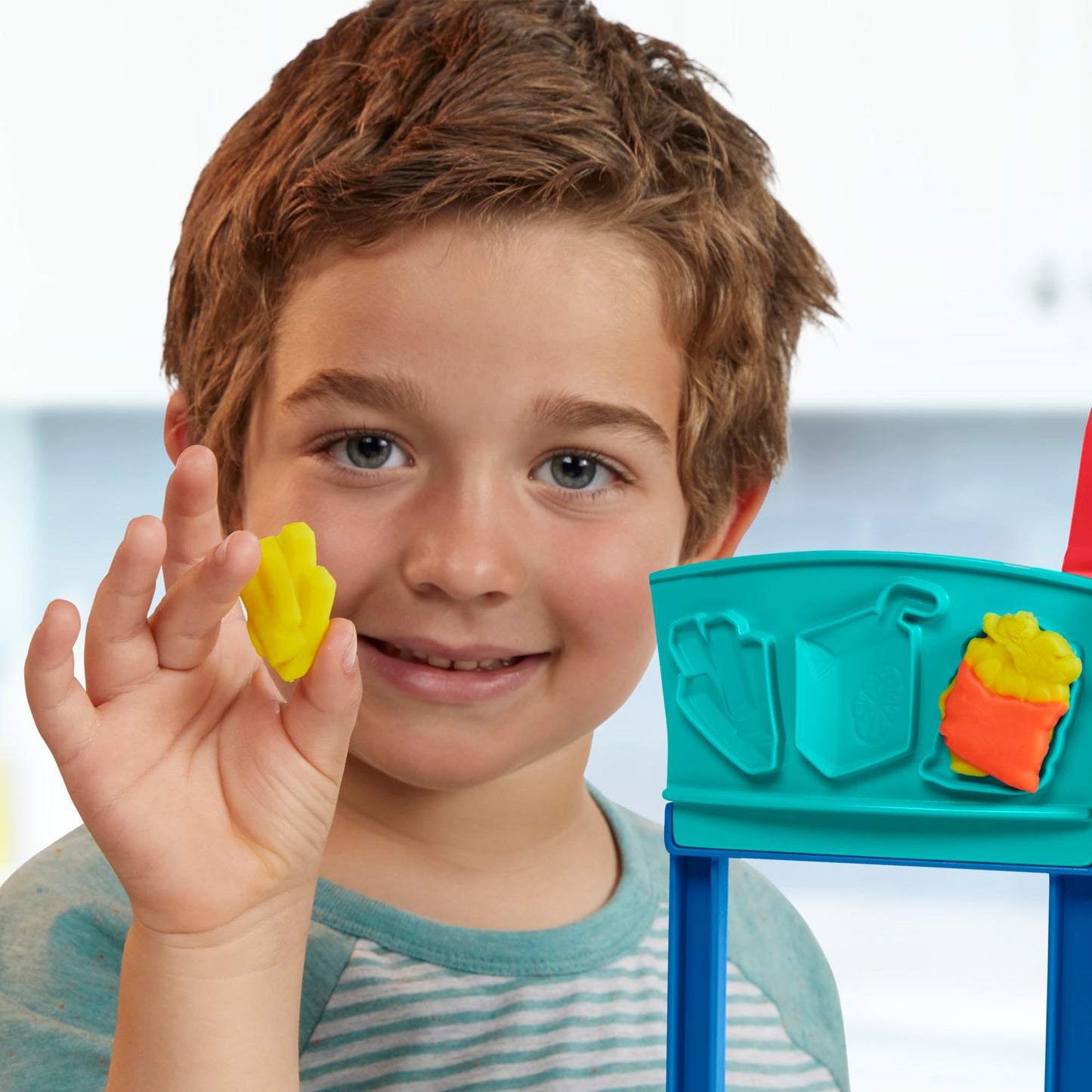 Play-Doh Kitchen Creations Busy Chef's Restaurant Playset — 2-Sided Kids' Kitchen (Ages 3+)
