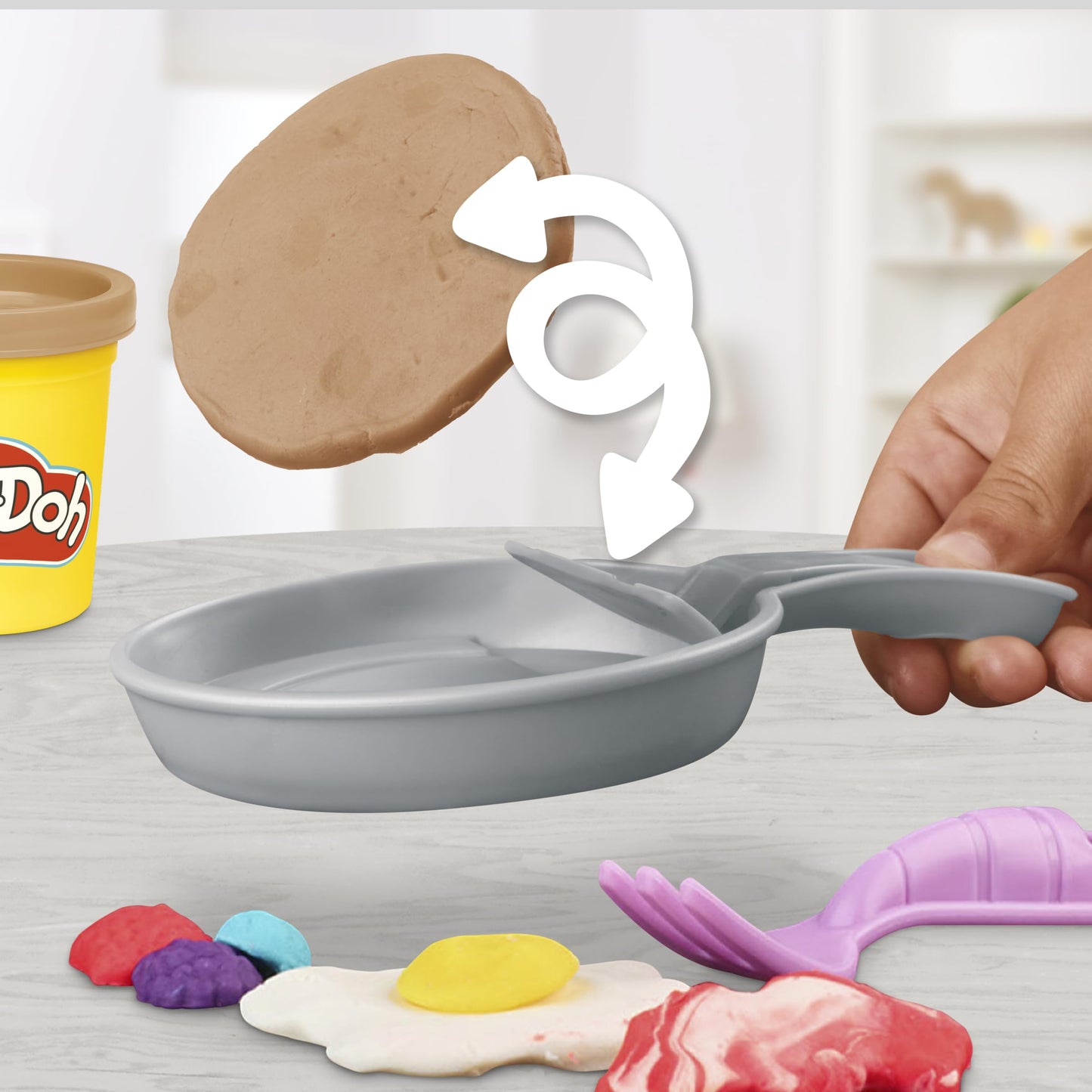 Play-Doh Kitchen Creations Flip 'n Pancakes Set – 14 Accessories & 8 Cans (Ages 3+)