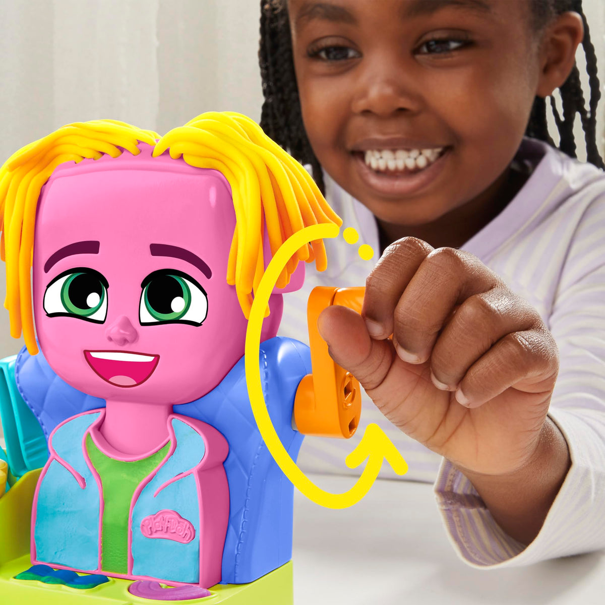 Play-Doh Hair Stylin' Salon Playset with 6 Cans | Pretend Hair Styling for Kids 3+