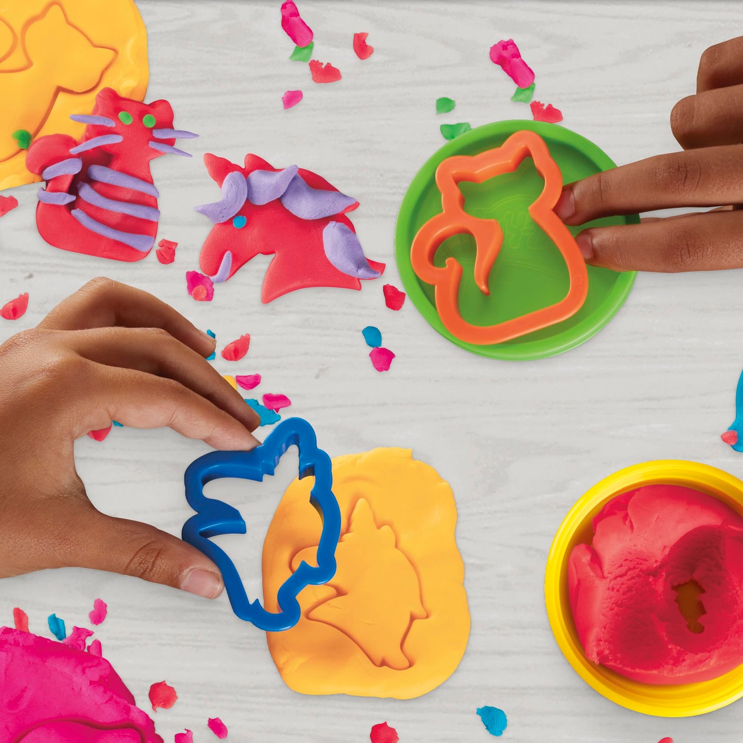 Play-Doh Party Favor Pack – 24-Count Modeling Compound with Cutters | Classroom & Party Favors