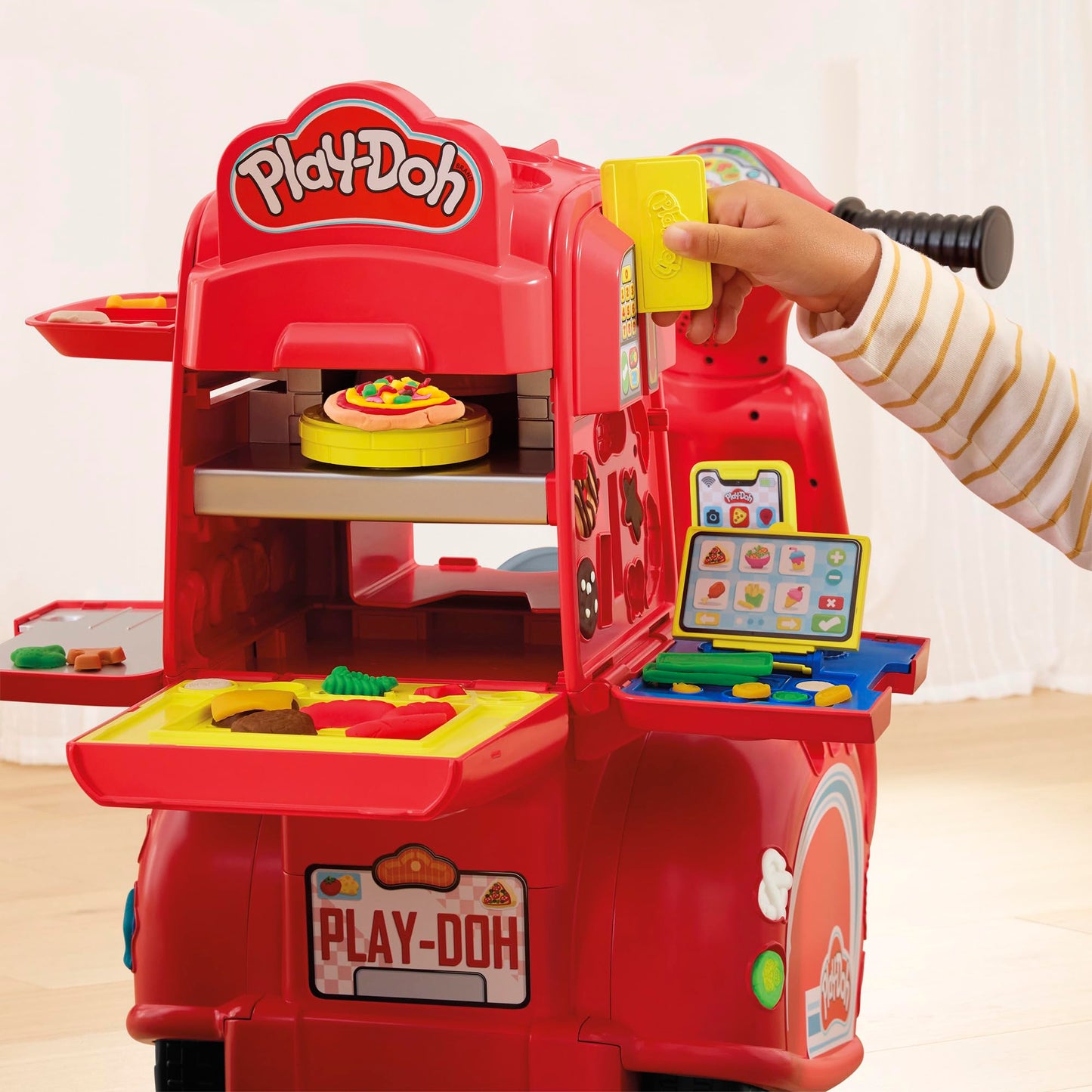 Play-Doh Pizza Delivery Scooter Playset – Large Ride-On Pretend Kitchen & Pizza Toy for Kids 3+