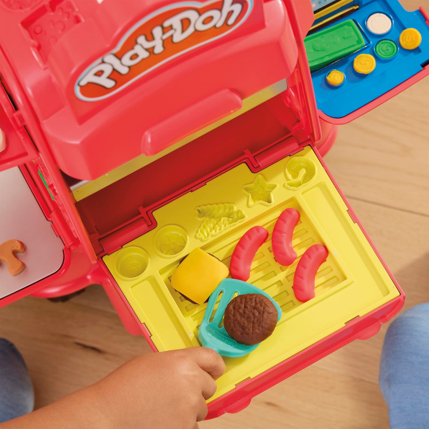 Play-Doh Pizza Delivery Scooter Playset – Large Ride-On Pretend Kitchen & Pizza Toy for Kids 3+