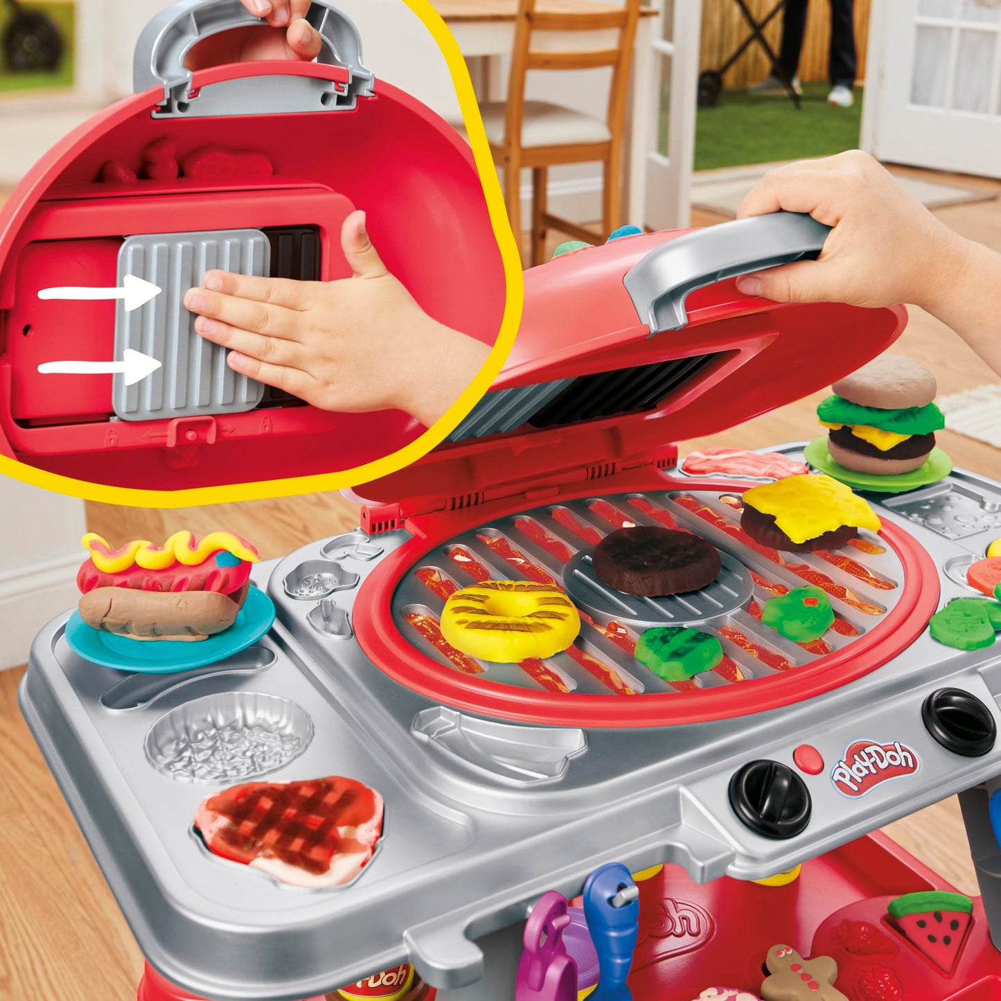 Play-Doh Sizzlin' Grill Playset with Lights & Sounds | 17 Accessories, 10 Cans | Ages 3+
