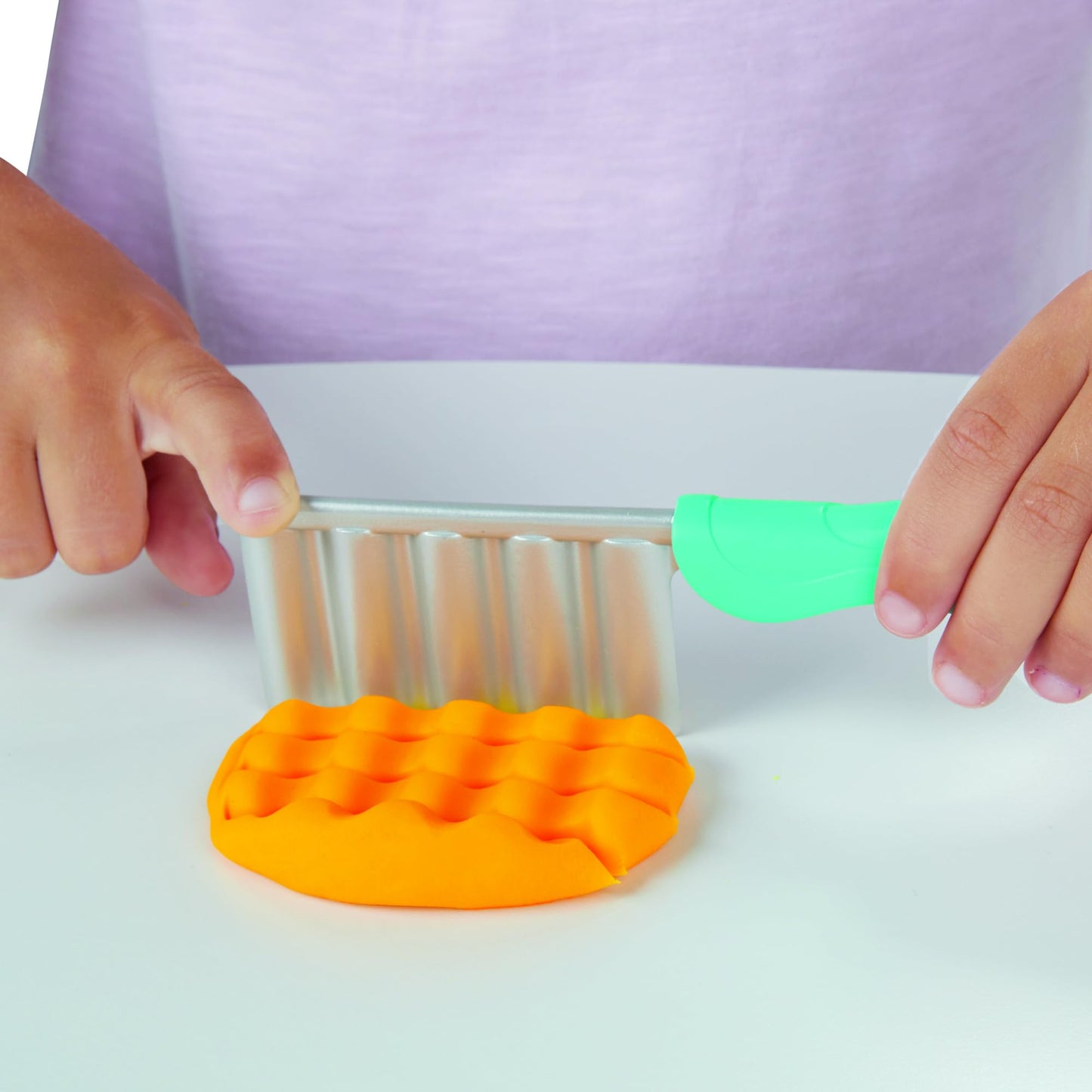 Play-Doh Spiral Fries Playset – Colorful Twisty Fries with 5 Colors
