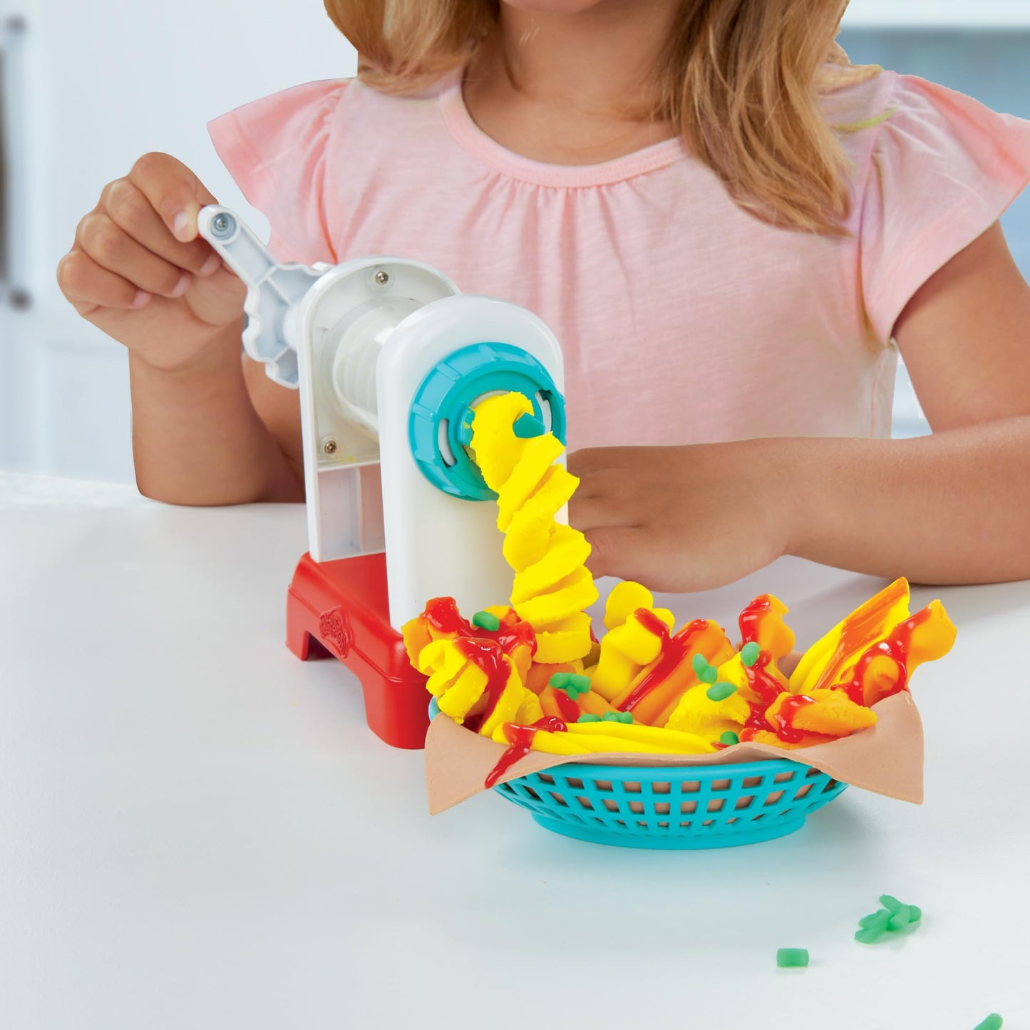 Play-Doh Spiral Fries Playset – Colorful Twisty Fries with 5 Colors