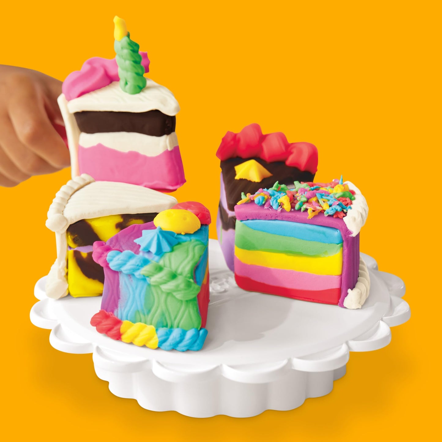 Play-Doh Super Slice Cake Playset – Spin Oven, 11 Cans & Kitchen Accessories for Ages 3+