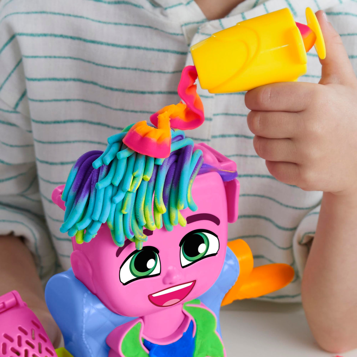 Play-Doh Hair Stylin' Salon Playset with 6 Cans | Pretend Hair Styling for Kids 3+