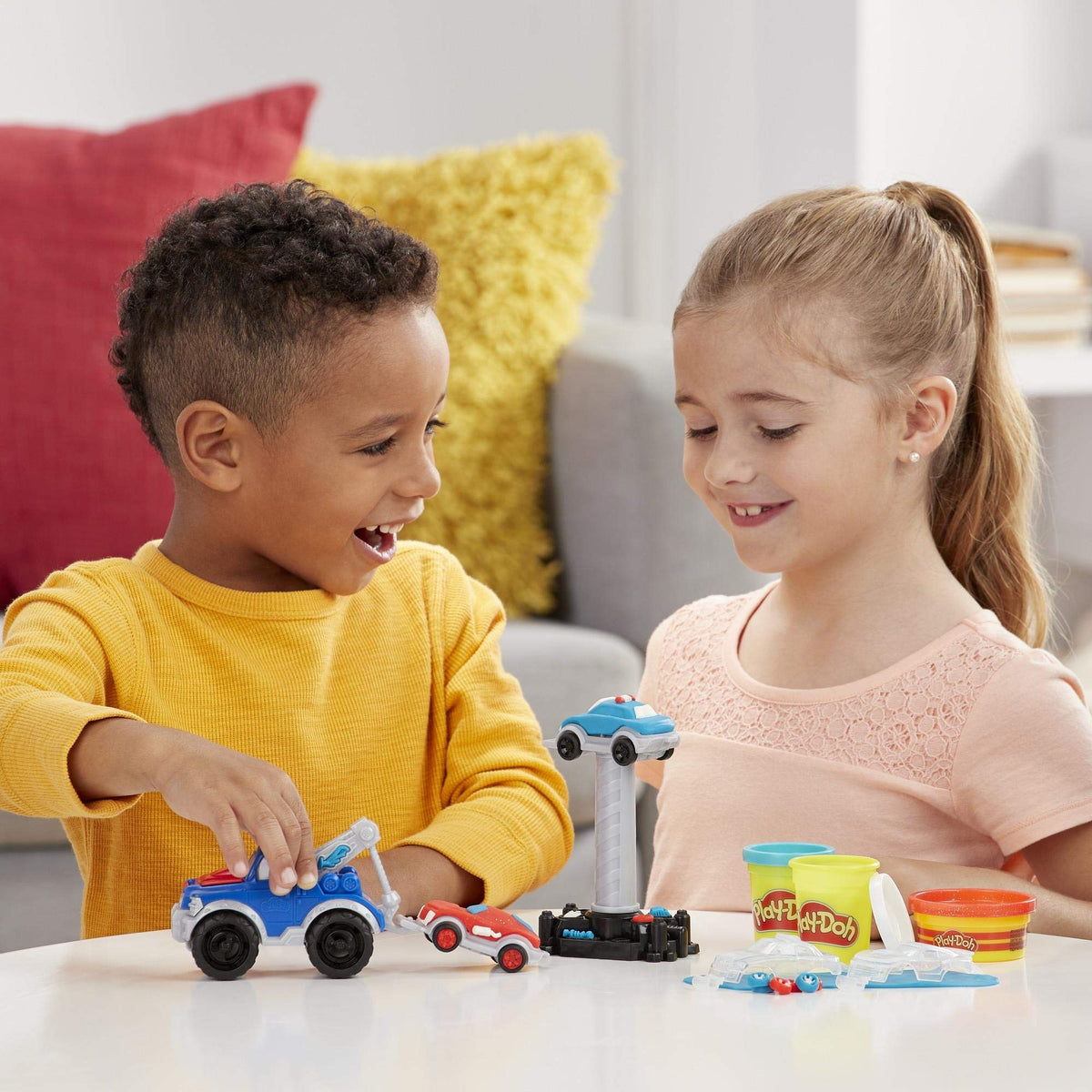 Play-Doh Wheels Tow Truck Toy for Kids 3+ | 3 Non-Toxic Colors