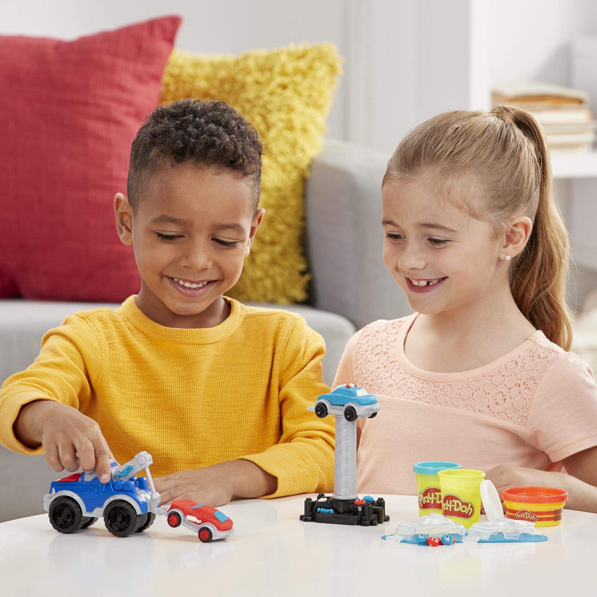 Play-Doh Wheels Tow Truck Toy for Kids 3+ | 3 Non-Toxic Colors