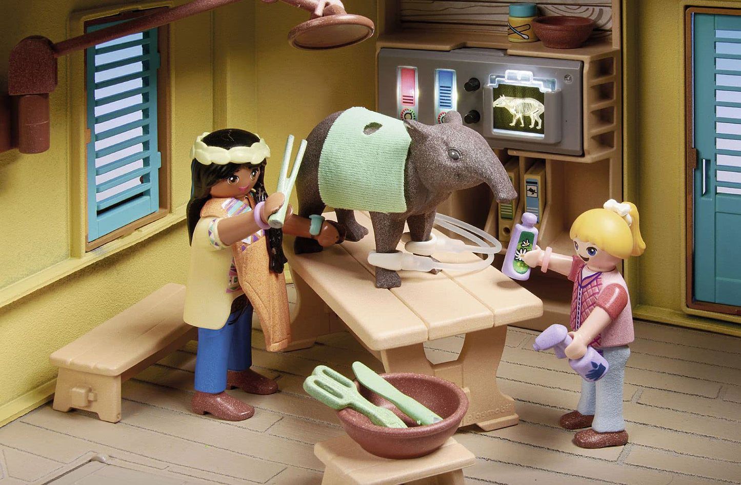 Playmobil Wiltopia Animal Care Station – Interactive Wildlife Clinic