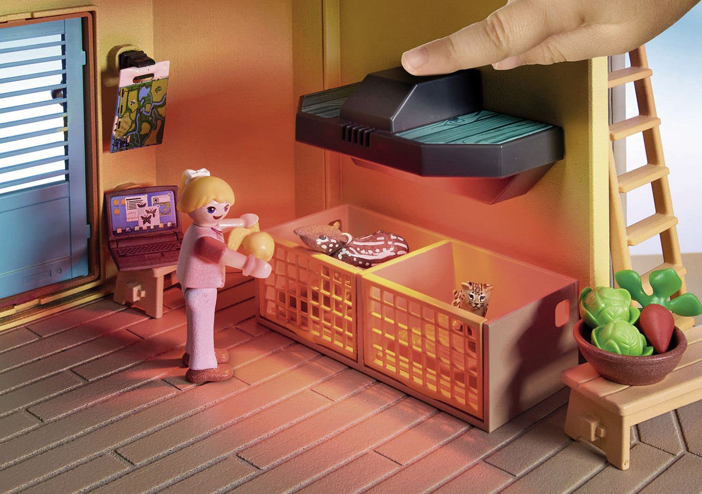 Playmobil Wiltopia Animal Care Station – Interactive Wildlife Clinic