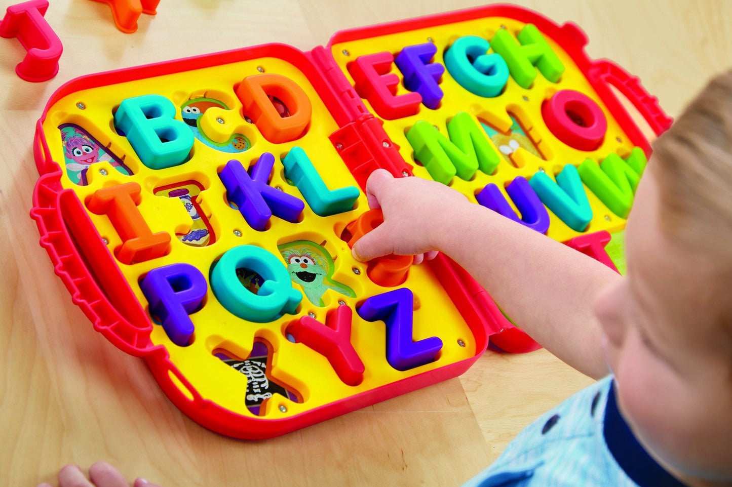 Playskool Sesame Street Elmo's On the Go Letters - 24 x 36 Inch Alphabet Set with Carry Case