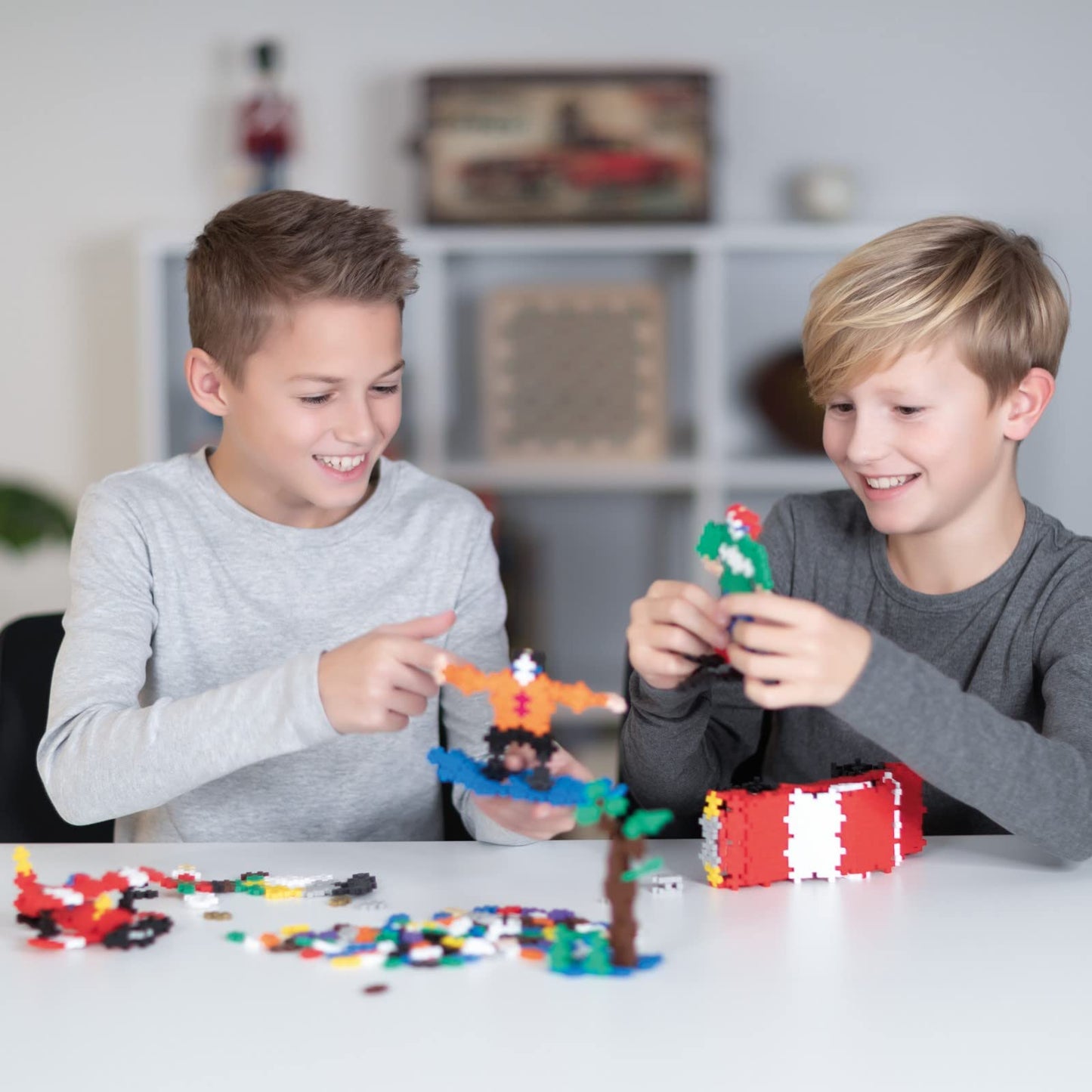 PLUS PLUS Open Play Set 600-Piece Basic Color Mix | STEM Building Blocks