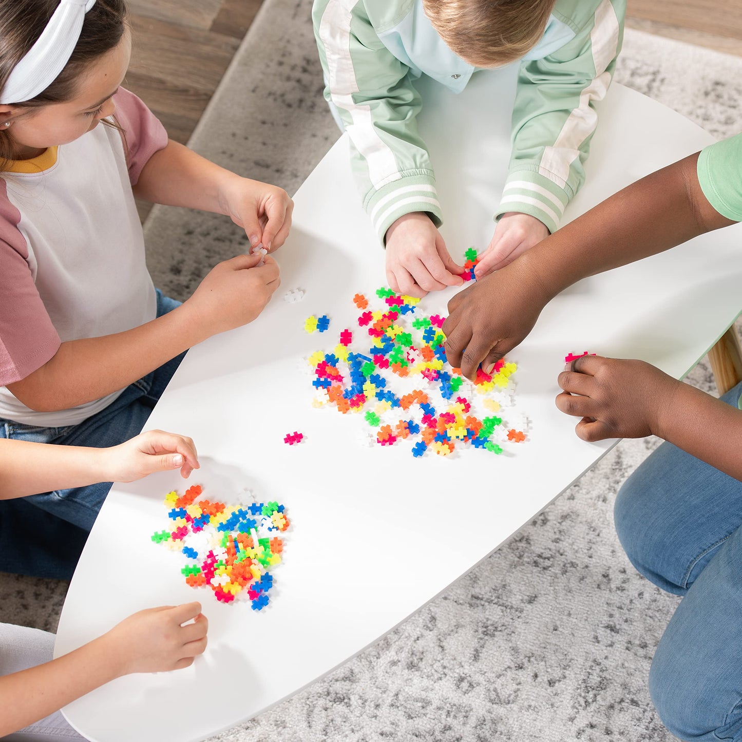 PLUS PLUS Open Play Set 600 Neon Pieces – Creative STEM Construction