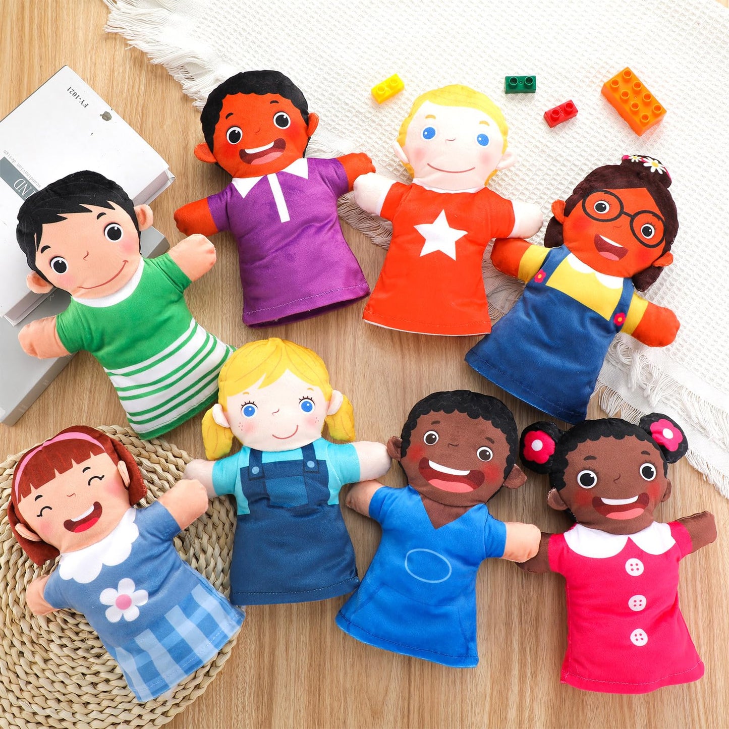 Poen 8 Pcs Hand Puppets Set – Multicultural Soft Plush Puppets for Kids Play, Learning, and Storytelling
