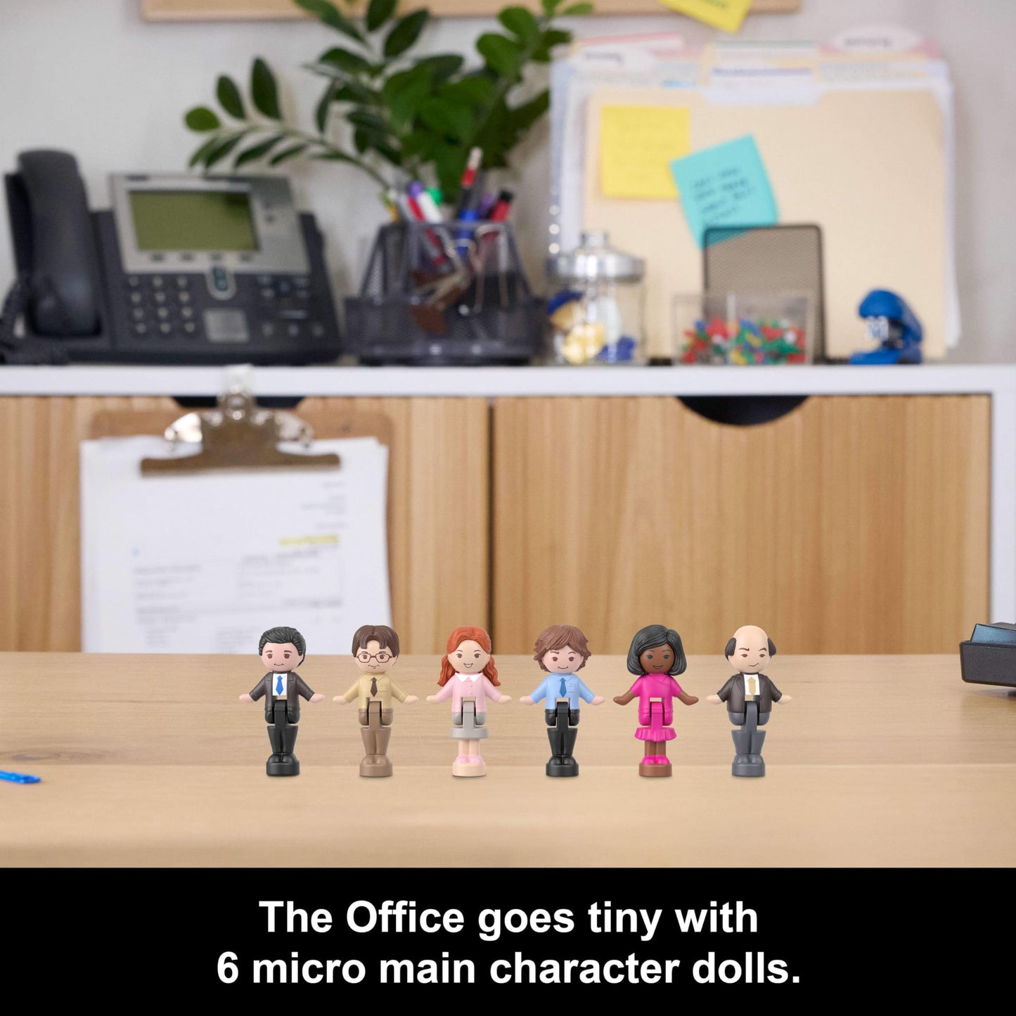 Polly Pocket x The Office Compact Playset: 6 Dolls & 9 Accessories, Coffee Mug Exterior