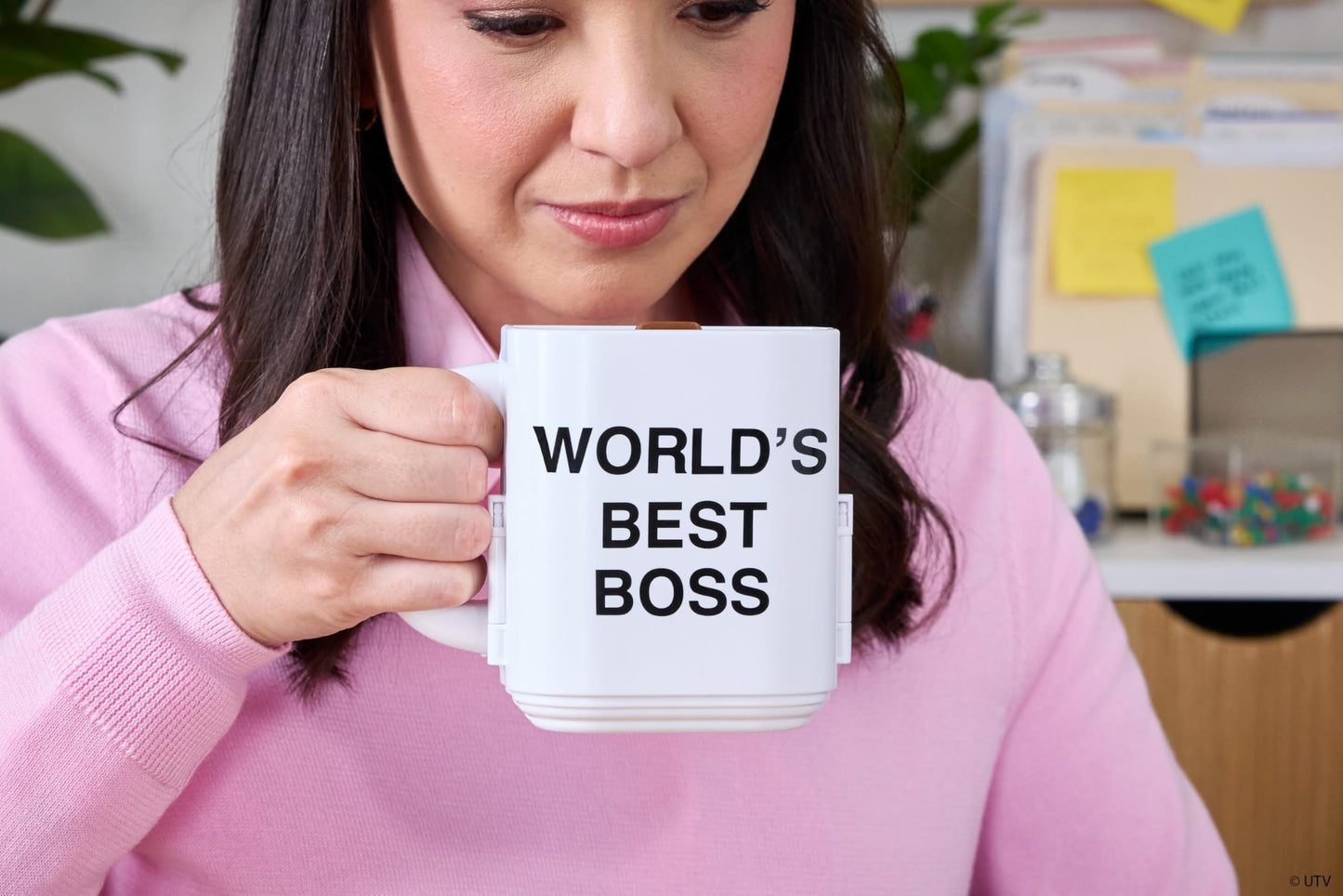 Polly Pocket x The Office Compact Playset: 6 Dolls & 9 Accessories, Coffee Mug Exterior
