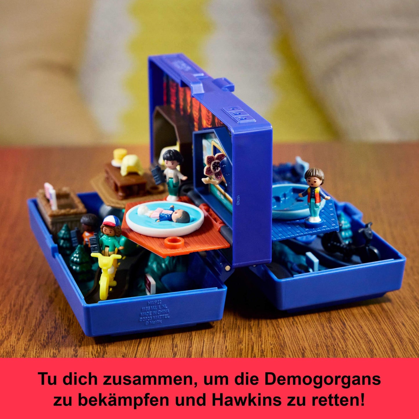 Polly Pocket Stranger Things Collector Playset: 6 Special Edition Dolls & 10 Accessories