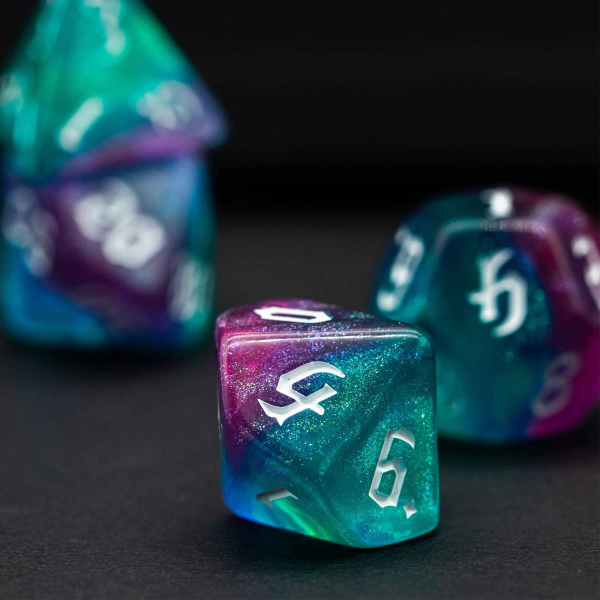 Poludie 7-Die DND Dice Set – Rose Blue Glitter with Leather Bag