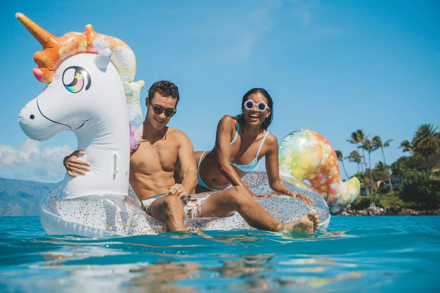 Poolcandy Gigantic Unicorn Inflatable Raft – 2-3 Person, Gold Glitter