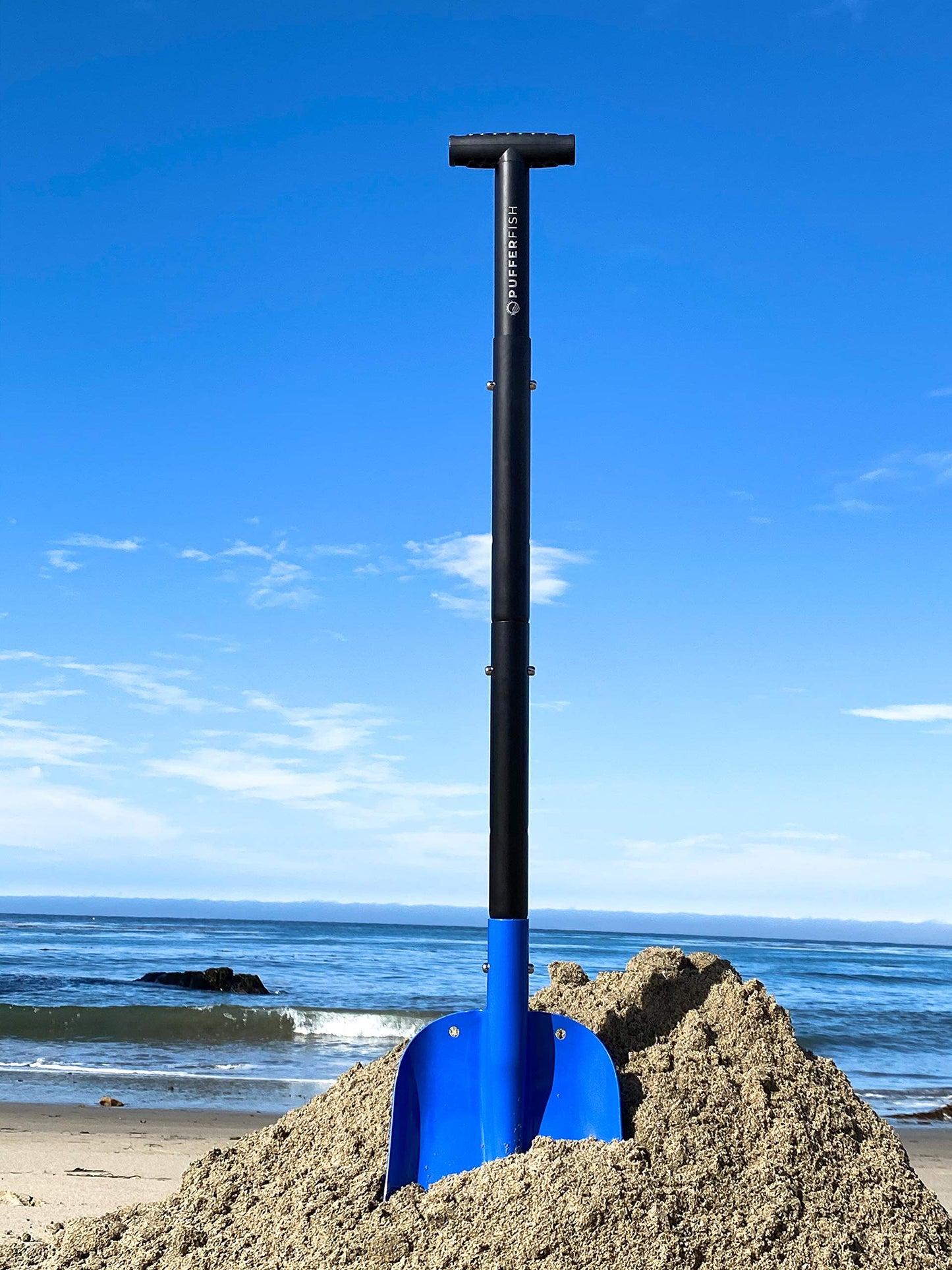 PUFFERFISH Really Big Sand Shovel — Lightweight, Collapsible 4-Piece Aluminum Shovel for Beach & Sand Castles
