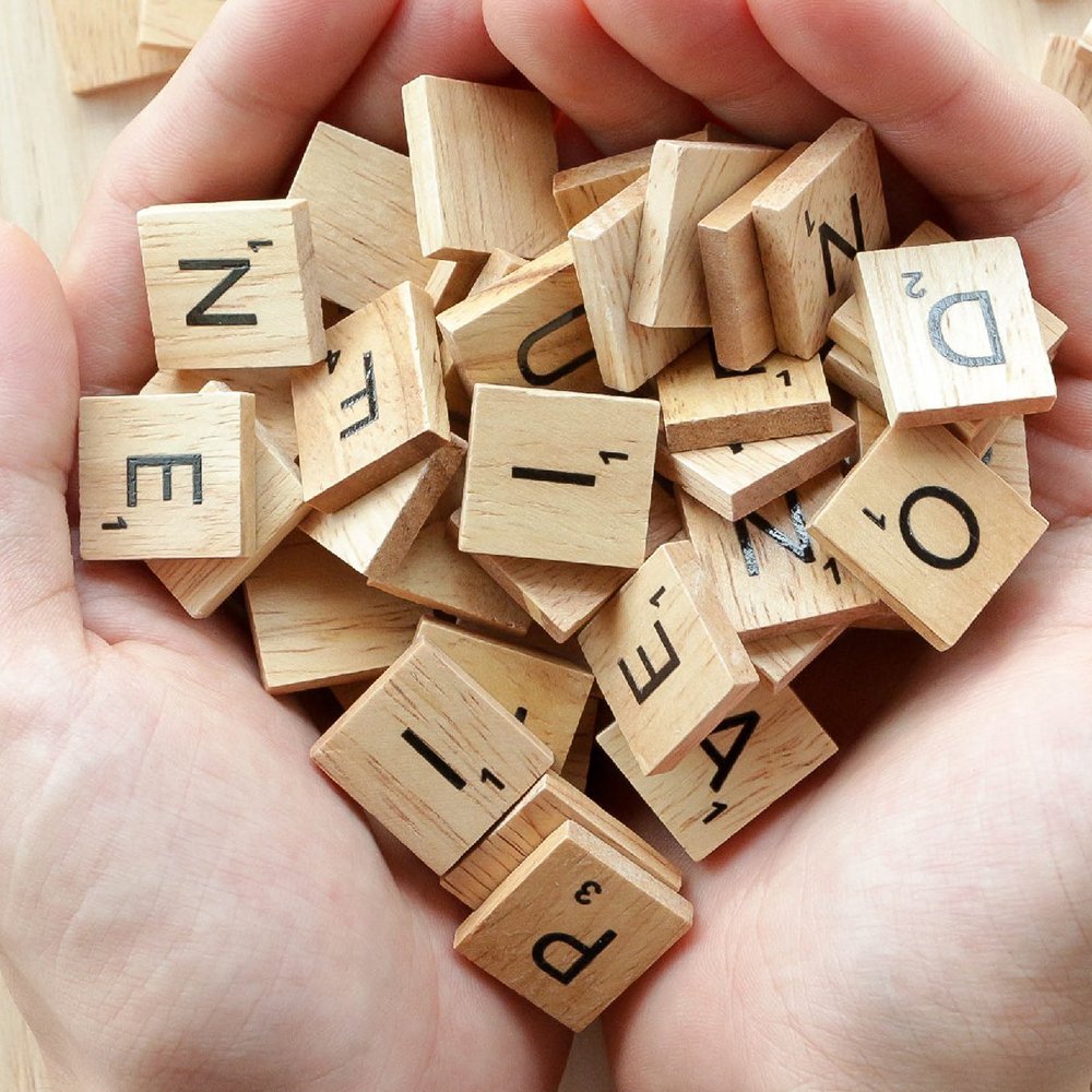 QMET 500 Wood Letter Tiles – 500 Scrabble Tiles for Crafts