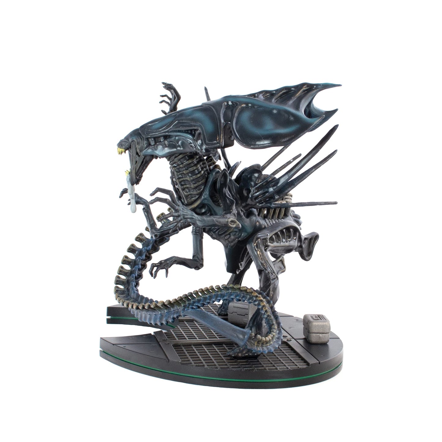 QMx Alien Queen Q-Fig Max Elite Diorama — Collectible Battle Figure