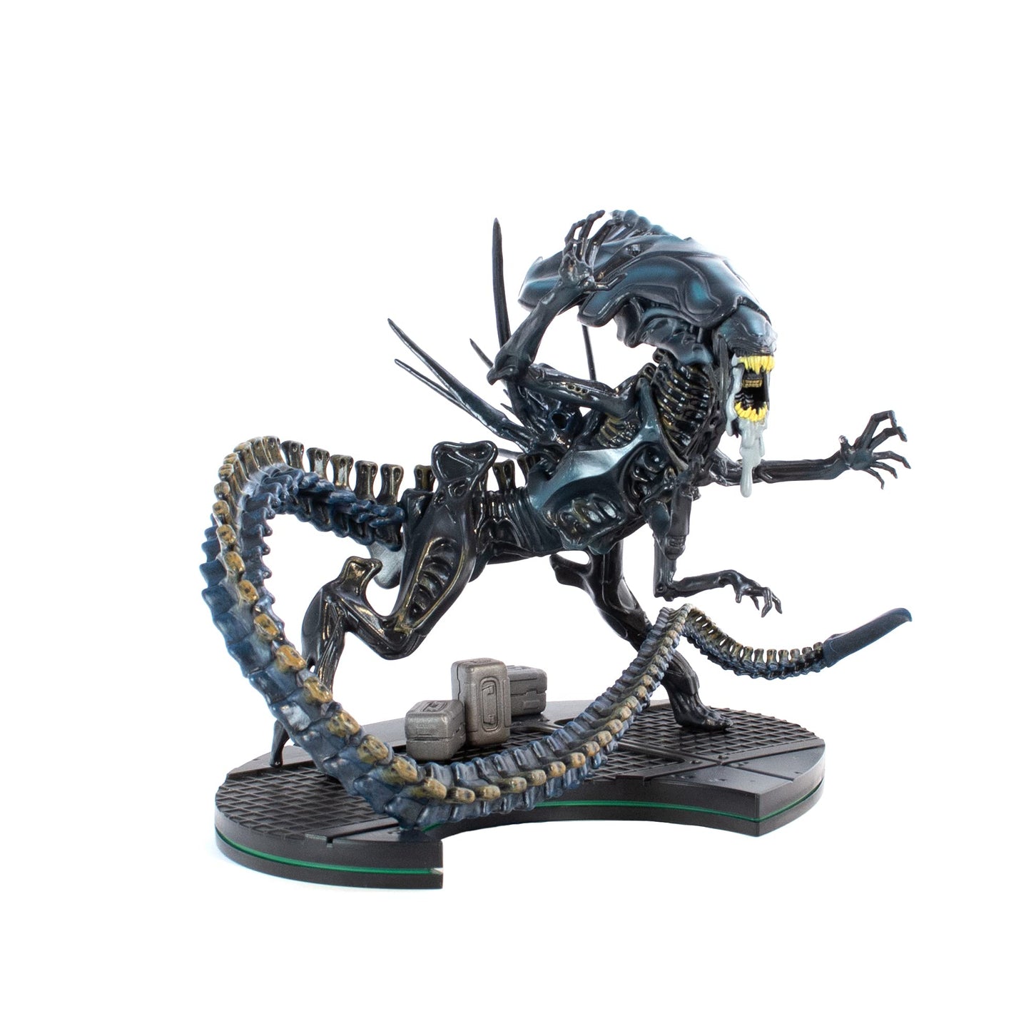 QMx Alien Queen Q-Fig Max Elite Diorama — Collectible Battle Figure
