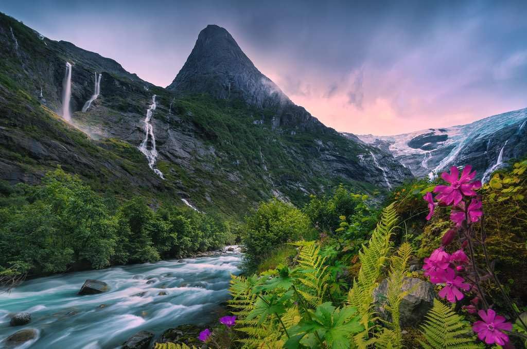 Ravensburger Stunning Mountain Vibes 4000-Piece Jigsaw Puzzle | Frameable, Premium Quality for Adults