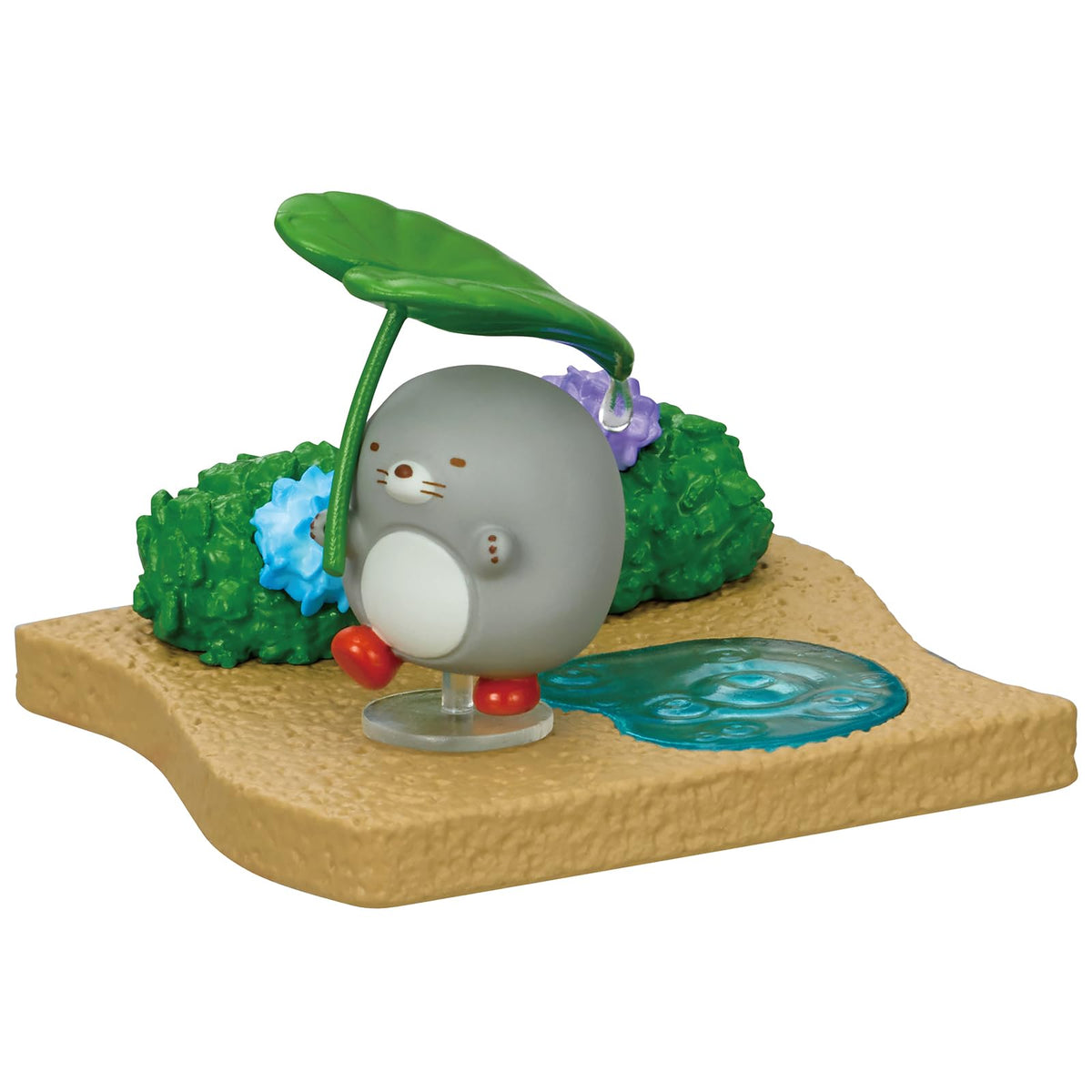Re-Ment Sumikko Gurashi Walking on a Rainy Day Blind Box – 1 of 8 Collectible Mini Figurines