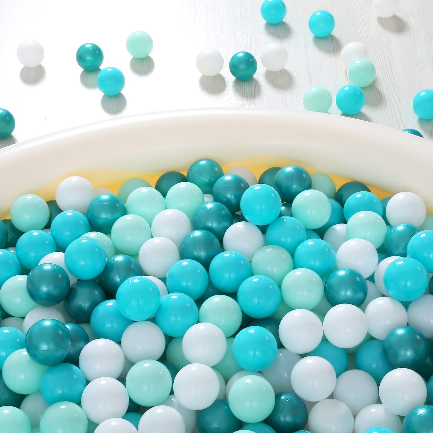 Realhaha Ball Pit Balls 100-Pack – Green & White Safe Plastic Balls for Babies & Kids