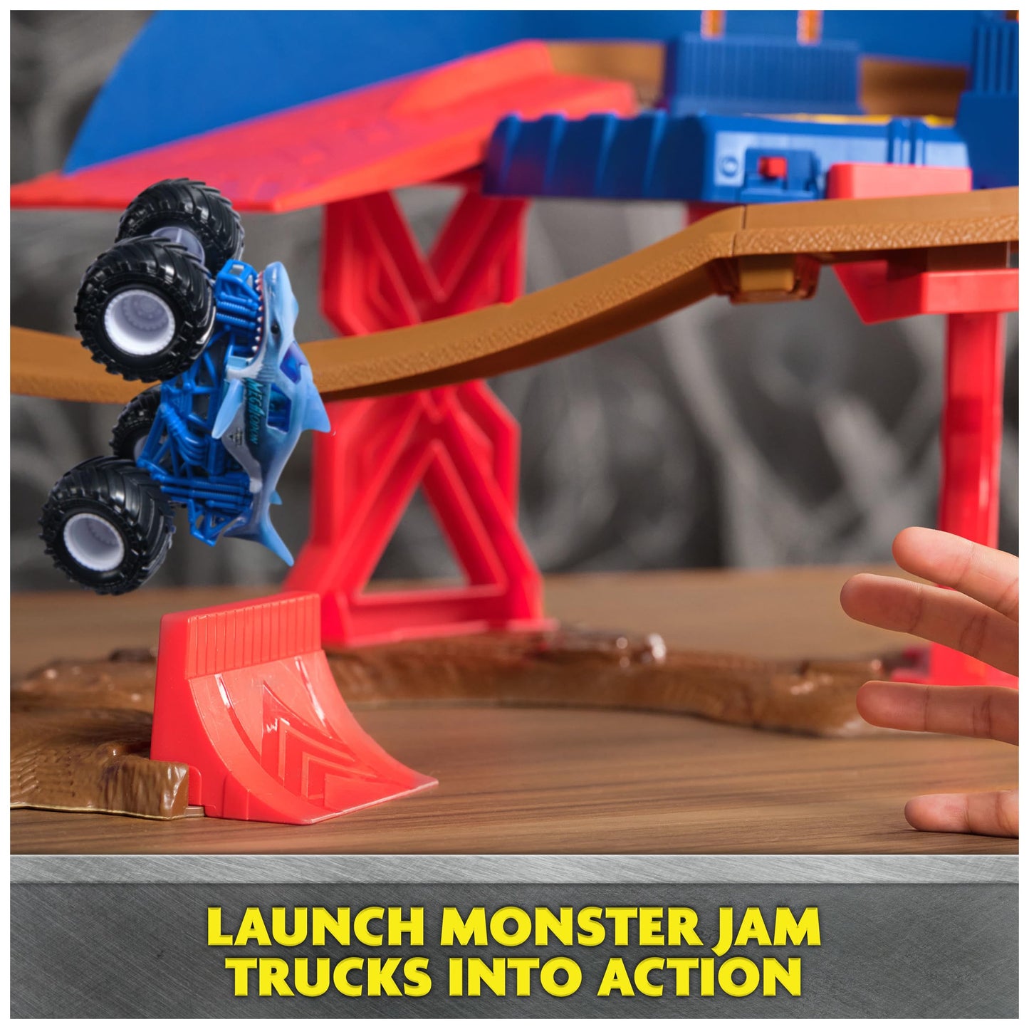 Monster Jam Supercharge Speedway Playset – Megalodon & El Toro Loco 1:64 Trucks, Light-Up World Finals Track